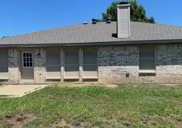 Photo 2 of Single family home for sale at 557 Marybeth Dr, Burleson, TX 76028 | MLS# 21258466 | Listing updated on 2026-08-21