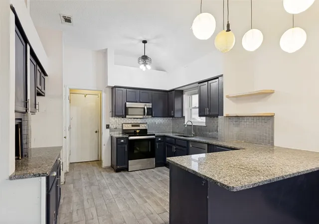 Photo 4 of Sale Pending at 10508 Maria Dr, Fort Worth, TX 76108 | MLS# 21258538 | Listing updated on 2026-07-15