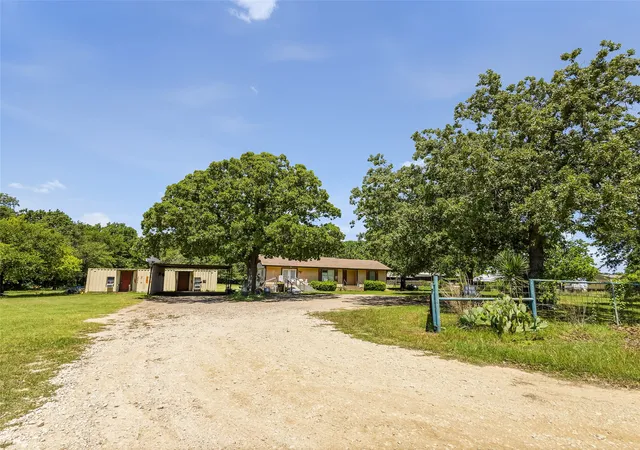 Photo 2 of Sale Pending at 1336 County Road 563, Stephenville, TX 76401 | MLS# 21258555 | Listing updated on 2026-07-17