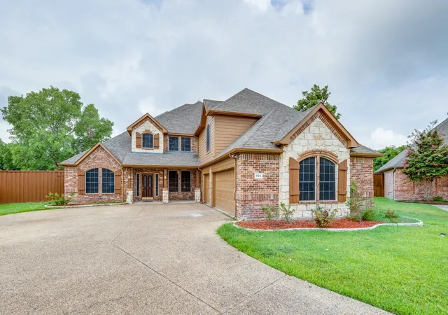 Photo 2 of Single family home for sale at 725 Chapel Ct, Allen, TX 75002 | MLS# 21258576 | Listing updated on 2026-08-25