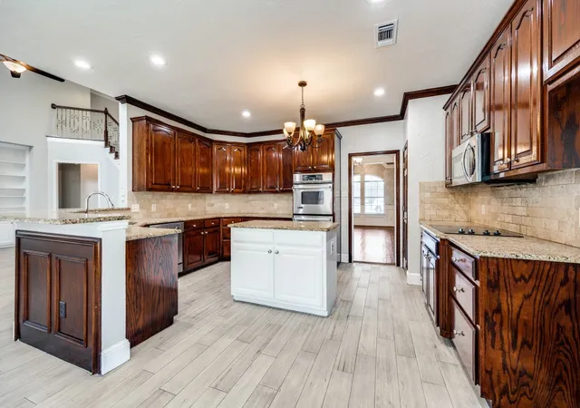 Photo 3 of Single family home for sale at 725 Chapel Ct, Allen, TX 75002 | MLS# 21258576 | Listing updated on 2026-08-25