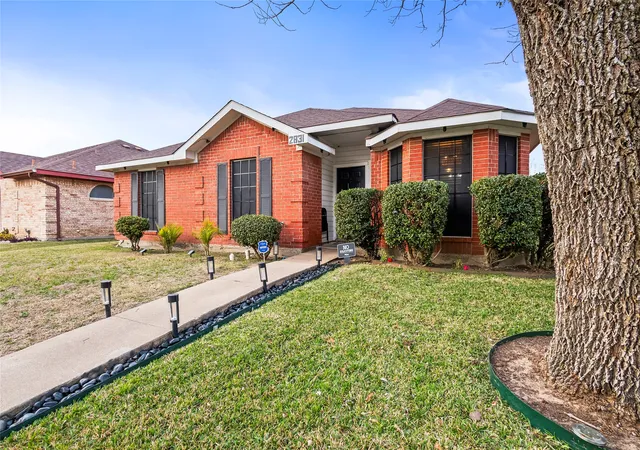Photo 2 of Single family home for sale at 2831 Saint Johns Ave, Lancaster, TX 75146 | MLS# 21258614 | Listing updated on 2026-08-25