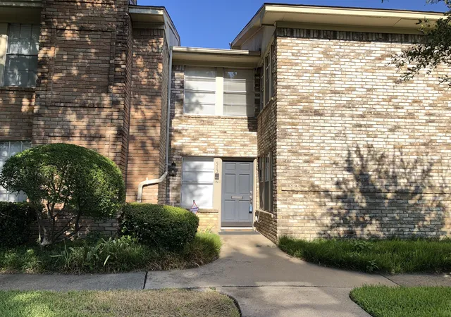 Homes for sale in Richardson, TX | 513 Towne House Ln, Richardson, TX 75081 | MLS# 21258619