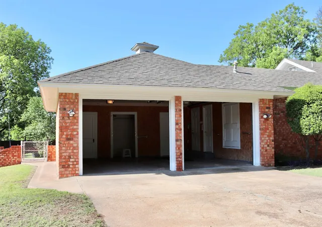 Photo 4 of Single family home for sale at 211 Spill St, Winters, TX 79567 | MLS# 21258621 | Listing updated on 2026-10-06