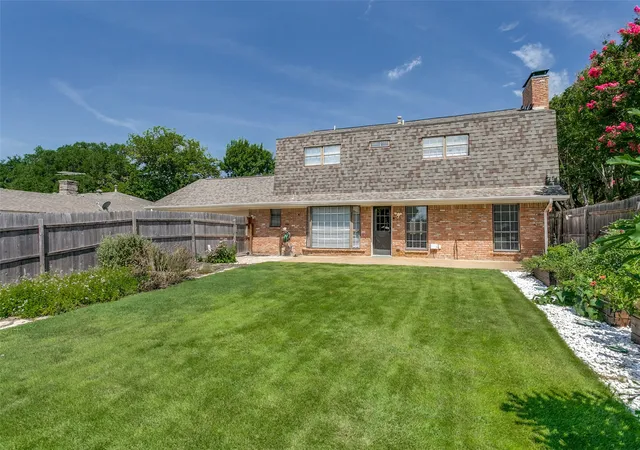 4th image of 2416 Heather Hill Ln, Plano, TX 75075 | MLS# 21226662