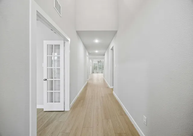 Photo 4 of Single family home for sale at 5213 Bellhurst Dr, Mc Kinney, TX 75071 | MLS# 21247758 | Listing updated on 2026-07-05