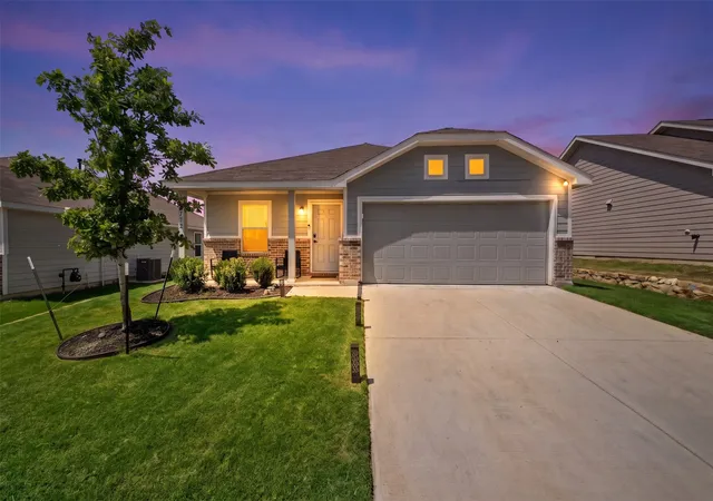 Photo 1 of Single family home for sale at 2712 Starwater Dr, Fort Worth, TX 76179 | MLS# 21257721 | Listing updated on 2026-08-31