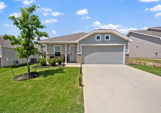 Photo 2 of Single family home for sale at 2712 Starwater Dr, Fort Worth, TX 76179 | MLS# 21257721 | Listing updated on 2026-08-31