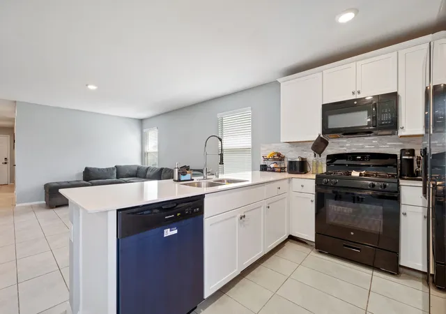Photo 3 of Single family home for sale at 2712 Starwater Dr, Fort Worth, TX 76179 | MLS# 21257721 | Listing updated on 2026-08-31
