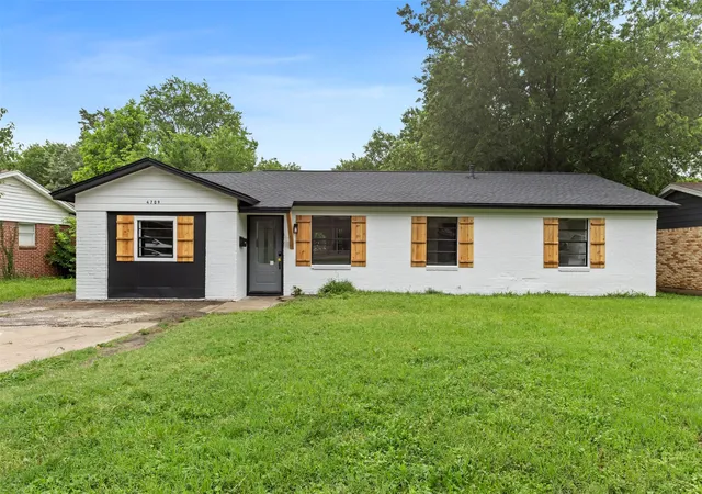 Homes for sale in Fort Worth, TX | 4709 Richards Terrace, Fort Worth, TX 76115 | MLS# 21258728