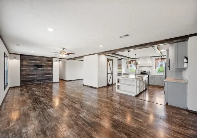 Photo 4 of Manufactured home for sale at 604 Lcr 208, Coolidge, TX 76635 | MLS# 21258683 | Listing updated on 2026-07-09