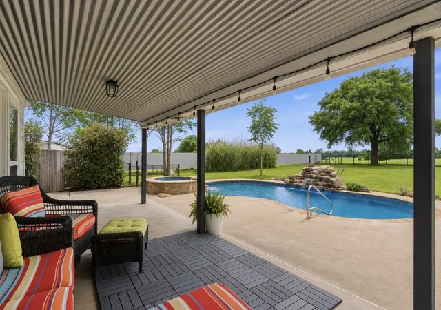 Homes for sale in Paradise, TX | 2182 Sunflower Rd, Paradise, TX 76073 | MLS# 21258877