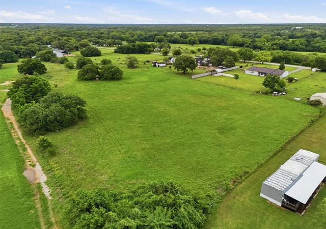 Homes for sale in Paradise, TX | 2182 Sunflower Rd, Paradise, TX 76073 | MLS# 21258877
