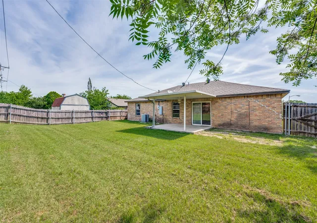 Photo 14 of Single family home for sale at 7105 Hanging Cliff Pl, North Richland Hills, TX 76182 | MLS# 21246448 | Listing updated on 2026-08-04