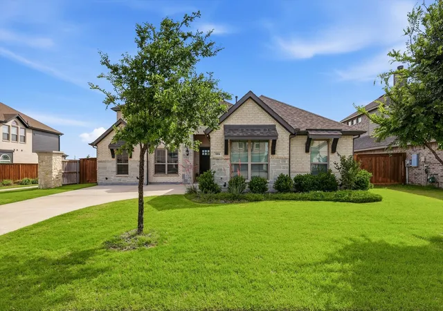 Photo 1 of Sale Pending at 3004 Chesterfield Ln, Venus, TX 76084 | MLS# 21258802 | Listing updated on 2026-07-15
