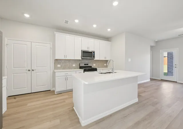 Photo 2 of Single family home for sale at 3510 Bridgeport Dr, Farmersville, TX 75442 | MLS# 21258754 | Listing updated on 2026-08-25