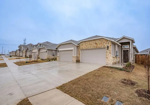 Photo 2 of Multi family home for sale at 656 660 Wheatfield Dr, Venus, TX 76084 | MLS# 21258952 | Listing updated on 2026-08-31