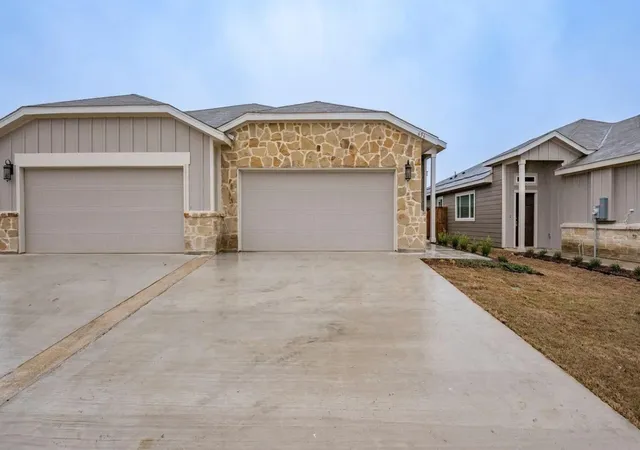 Photo 3 of Multi family home for sale at 656 660 Wheatfield Dr, Venus, TX 76084 | MLS# 21258952 | Listing updated on 2026-08-31