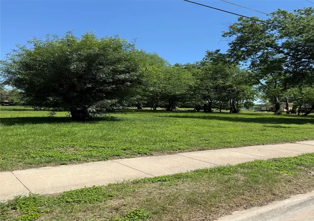2nd image of 1022 Armeda Ave, Irving, TX 75061 | MLS# 21258996