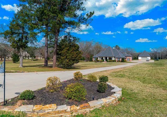 Photo 2 of Single family home for sale at 301 Easton Pvt Dr, Stonewall, LA 71078 | MLS# 21257254 | Listing updated on 2026-07-14
