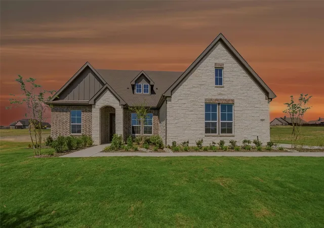 Photo 1 of Single family home for sale at 707 Water Side Dr, Van Alstyne, TX 75495 | MLS# 21259027 | Listing updated on 2026-10-07