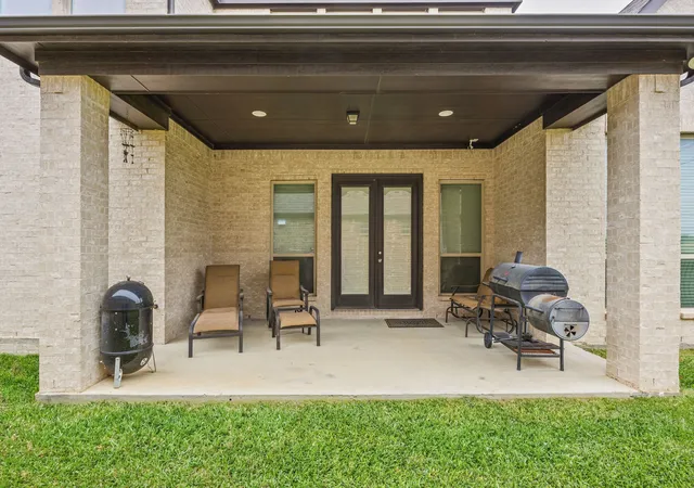 Photo 4 of Single family home for sale at 725 Royal Minister Blvd, The Colony, TX 75056 | MLS# 21223096 | Listing updated on 2026-08-29