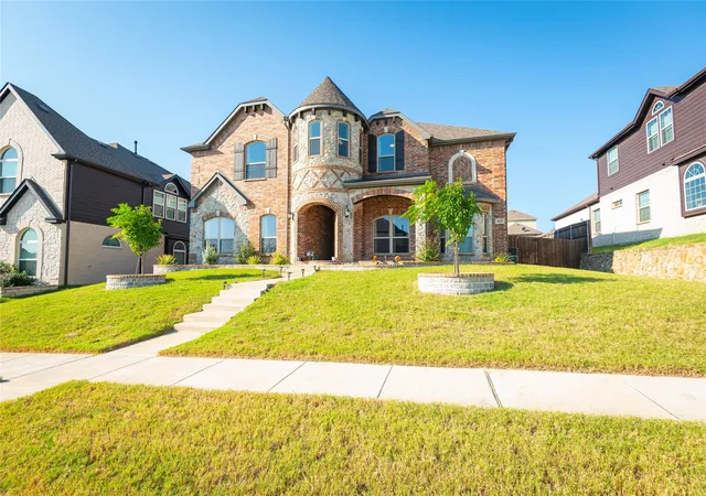 Photo 2 of Sale Pending at 4425 Avocet Cir, Garland, TX 75043 | MLS# 21258738 | Listing updated on 2026-08-20
