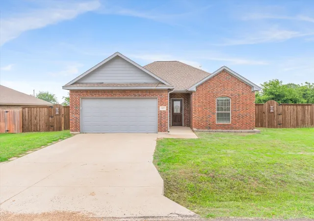 Homes for sale in Mabank, TX | 2422 Abigail Ln, Mabank, TX 75147 | MLS# 21259099