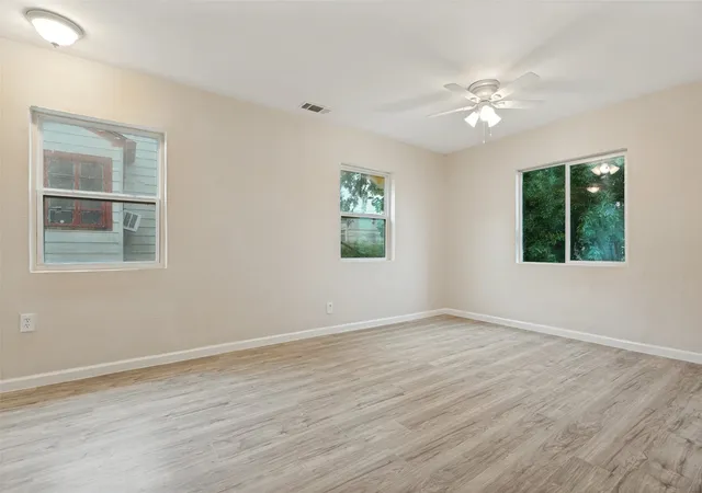 Homes for sale in Dallas, TX | 1821 Overhill Ln, Dallas, TX 75216 | MLS# 21258223