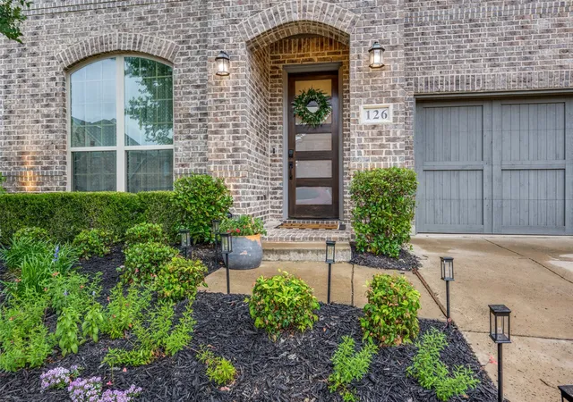 Homes for sale in Irving, TX | 126 Darbonne Ln, Irving, TX 75039 | MLS# 21258473