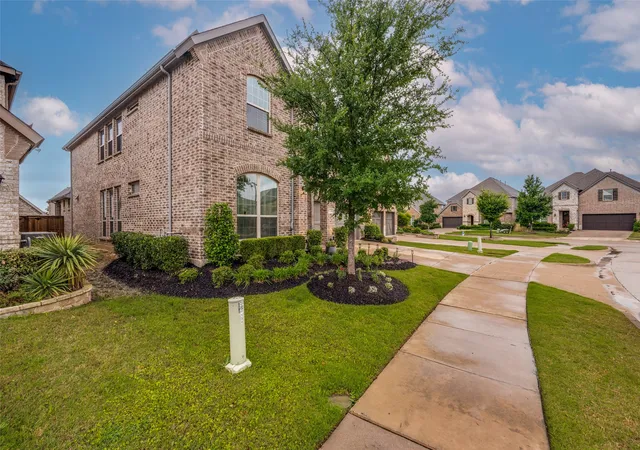 Homes for sale in Irving, TX | 126 Darbonne Ln, Irving, TX 75039 | MLS# 21258473