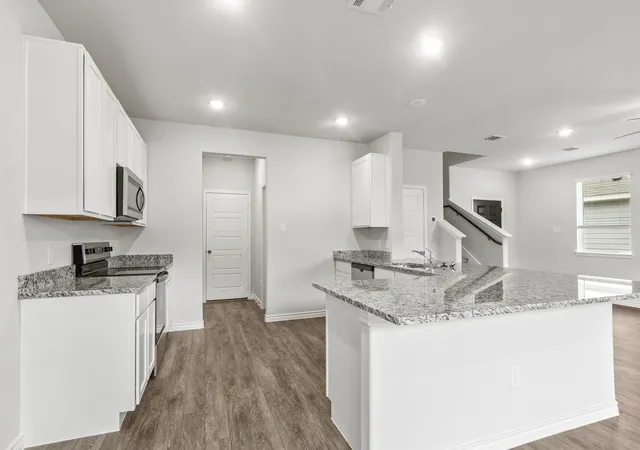 2nd image of 10641 Stag Ln, Fort Worth, TX 76036 | MLS# 21259201