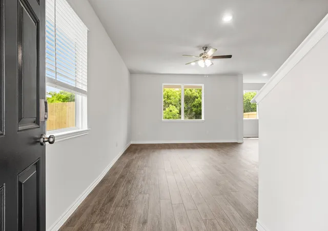 3rd image of 10641 Stag Ln, Fort Worth, TX 76036 | MLS# 21259201