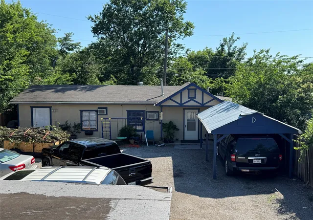 Photo 6 of Multi family home for sale at 2515 24th St, Fort Worth, TX 76106 | MLS# 21256888 | Listing updated on 2026-07-06