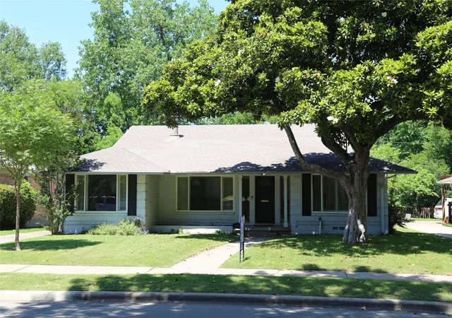 Photo 2 of Single family home for sale at 6433 Danbury Ln, Dallas, TX 75214 | MLS# 21258650 | Listing updated on 2026-08-28