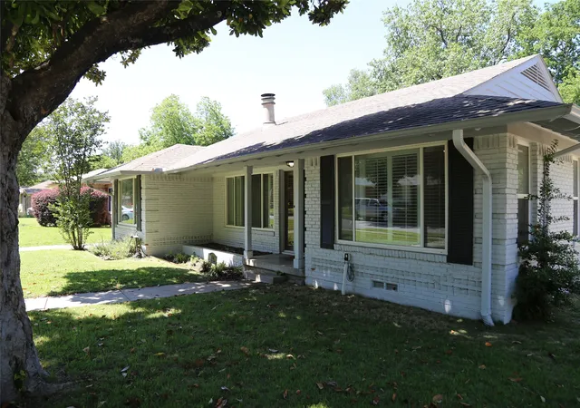 Photo 3 of Single family home for sale at 6433 Danbury Ln, Dallas, TX 75214 | MLS# 21258650 | Listing updated on 2026-08-28