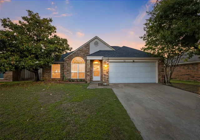 Homes for sale in Midlothian, TX | 905 Park Pl Blvd, Midlothian, TX 76065 | MLS# 21259175