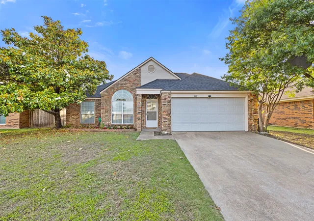 Homes for sale in Midlothian, TX | 905 Park Pl Blvd, Midlothian, TX 76065 | MLS# 21259175