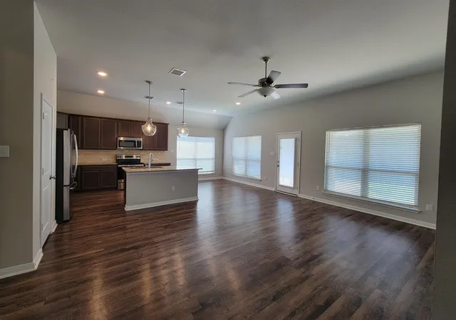 Photo 3 of Sale Pending at 1106 Placid Cir, Waco, TX 76706 | MLS# 21258605 | Listing updated on 2026-08-18