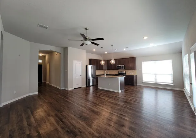 Photo 4 of Sale Pending at 1106 Placid Cir, Waco, TX 76706 | MLS# 21258605 | Listing updated on 2026-08-18