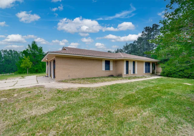 Homes for sale in Palestine, TX | 1054 An County Road 415, Palestine, TX 75801 | MLS# 21257520