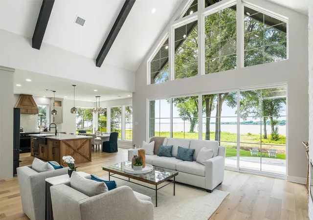 Photo 3 of Single family home for sale at 1524 Shoreline Dr, Mabank, TX 75143 | MLS# 21255427 | Listing updated on 2026-09-18