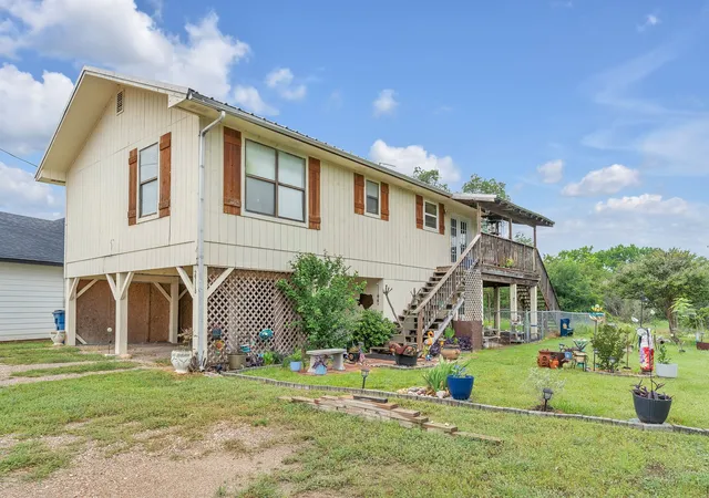 Homes for sale in Granbury, TX | 2318 Neches St, Granbury, TX 76048 | MLS# 21258648