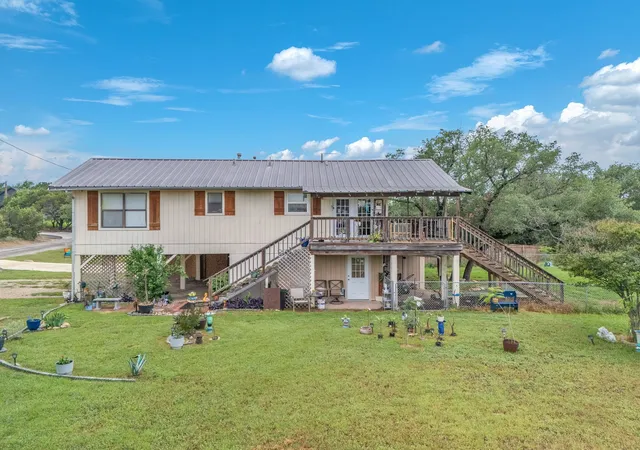 Homes for sale in Granbury, TX | 2318 Neches St, Granbury, TX 76048 | MLS# 21258648