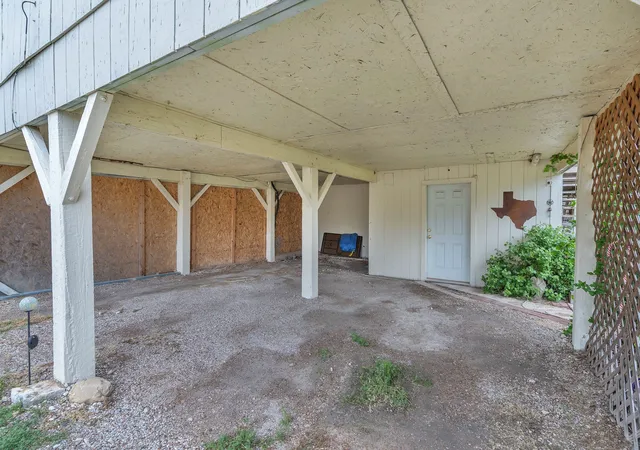 Homes for sale in Granbury, TX | 2318 Neches St, Granbury, TX 76048 | MLS# 21258648