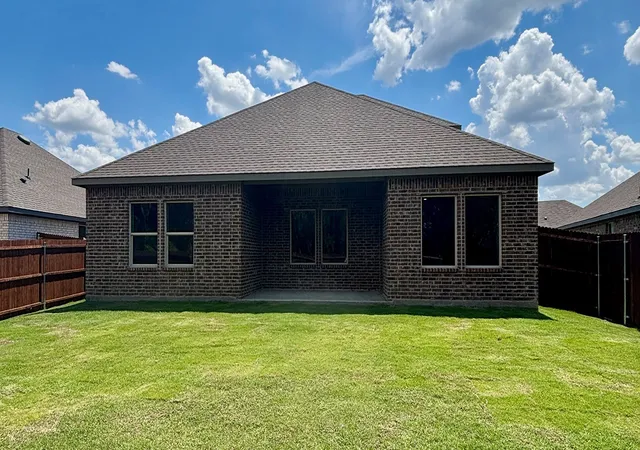 Homes for sale in Ennis, TX | 3104 Charleston Dr, Ennis, TX 75119 | MLS# 21259481