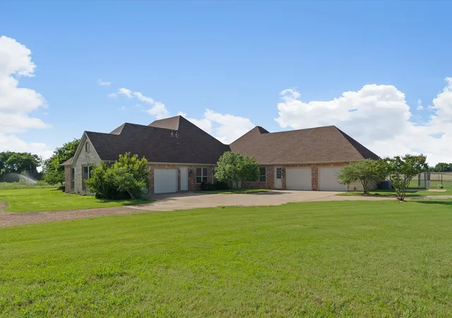 Photo 3 of Single family home for sale at 2300 Berend Rd, Pilot Point, TX 76258 | MLS# 21258946 | Listing updated on 2026-08-24