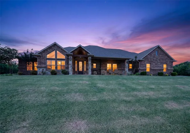 Homes for sale in Gunter, TX | 128 Whispering Winds Dr, Gunter, TX 75058 | MLS# 21239638