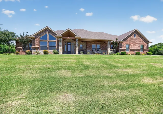 Homes for sale in Gunter, TX | 128 Whispering Winds Dr, Gunter, TX 75058 | MLS# 21239638