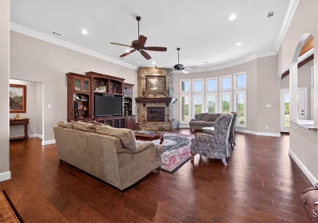 Photo 3 of Single family home for sale at 128 Whispering Winds Dr, Gunter, TX 75058 | MLS# 21239638 | Listing updated on 2026-08-13